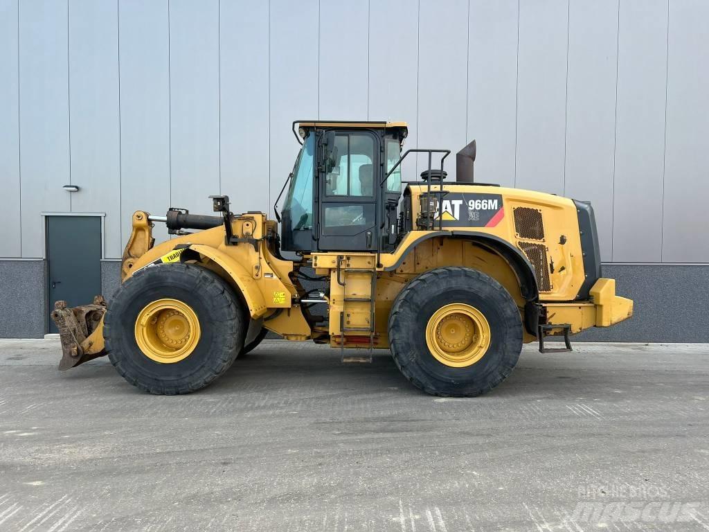 CAT 966 M XE Gumikerekes homlokrakodók