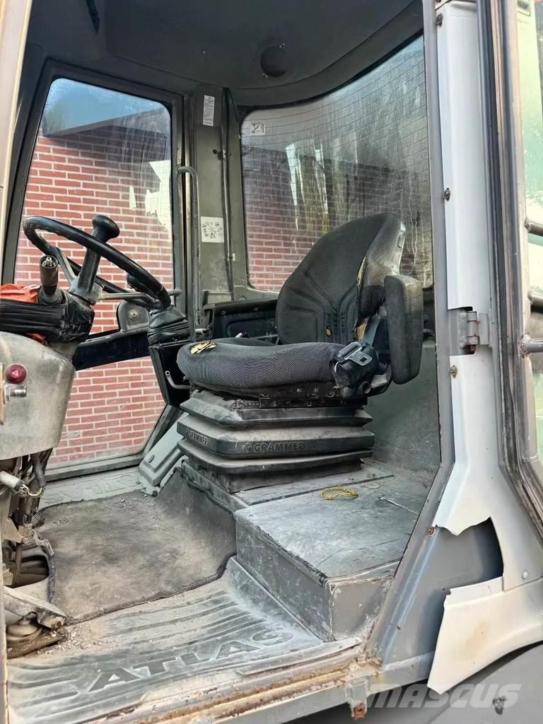 Atlas AR65 Gumikerekes homlokrakodók