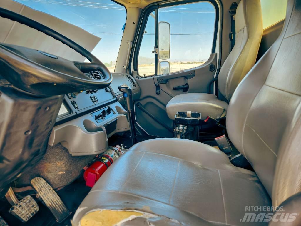 Freightliner 108 SD Vízszállító teherautók