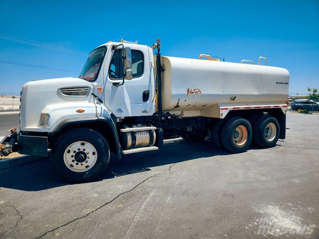 Freightliner 108 SD Vízszállító teherautók