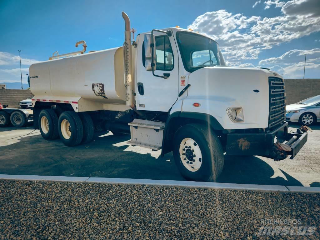 Freightliner 108 SD Vízszállító teherautók