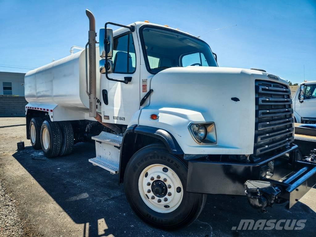 Freightliner 108 SD Vízszállító teherautók