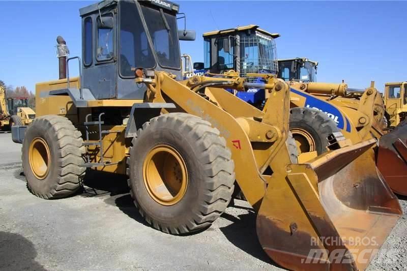 Furukawa FL325-I Gumikerekes homlokrakodók