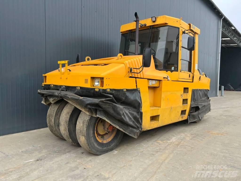 CAT PS300B Pneumatikus kerekes hengerek