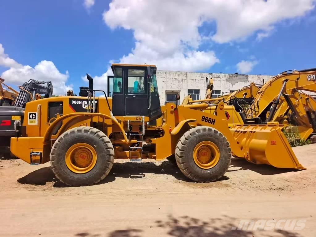 CAT 966 H Gumikerekes homlokrakodók