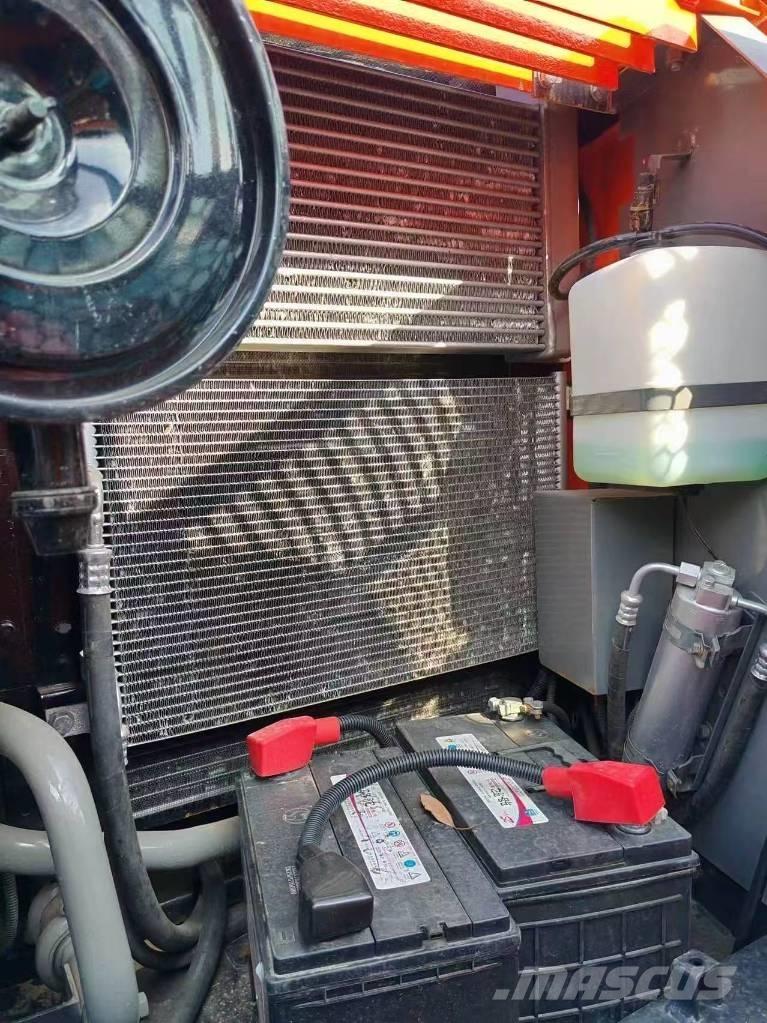 Hitachi ZX 120 Lánctalpas kotrók