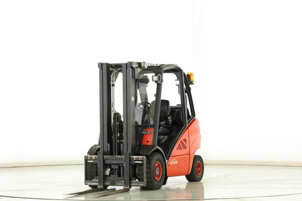 Linde H 30 T Gázüzemű targoncák