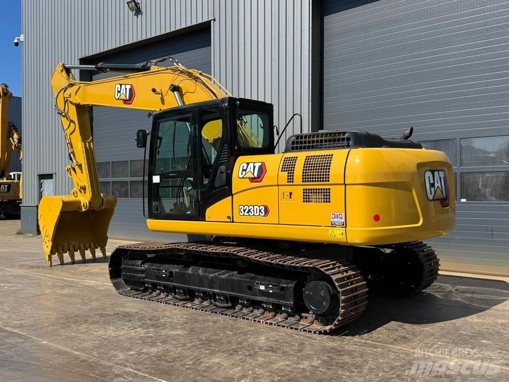 CAT 323D3 Lánctalpas kotrók