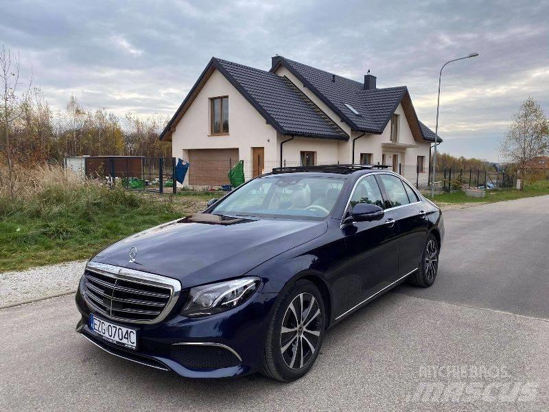 Mercedes-Benz E 300D Kistehergépjárművek