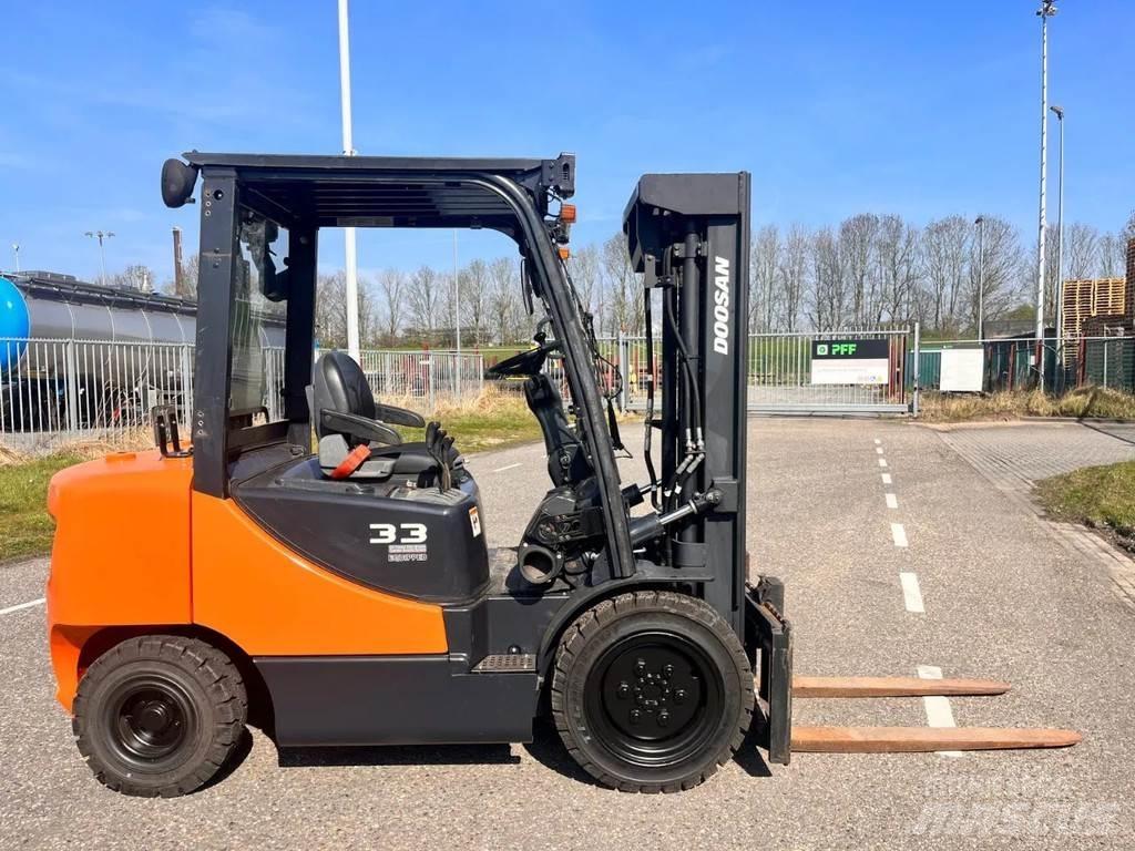 Doosan D33S- 7 Dízel targoncák