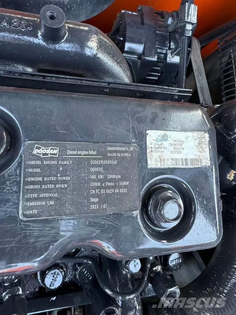 Doosan DX300 Lánctalpas kotrók