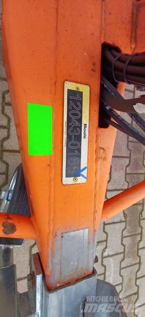 Niftylift 120TAC Pótkocsira szerelt emelők és állványok