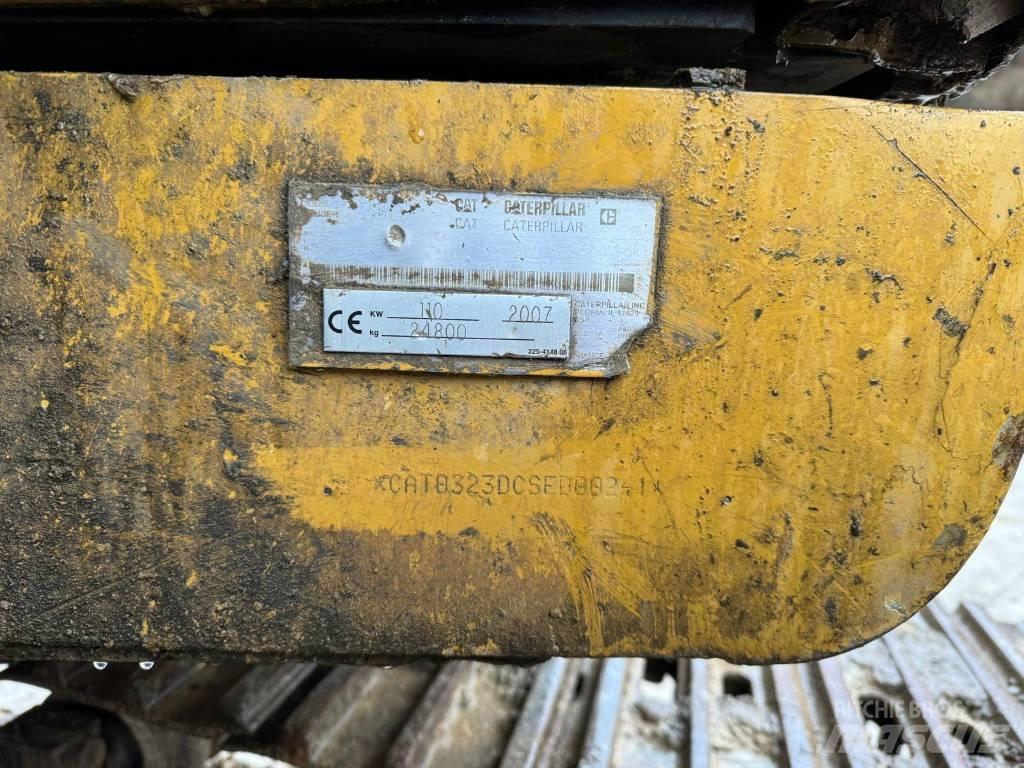 CAT 323 D Lánctalpas kotrók