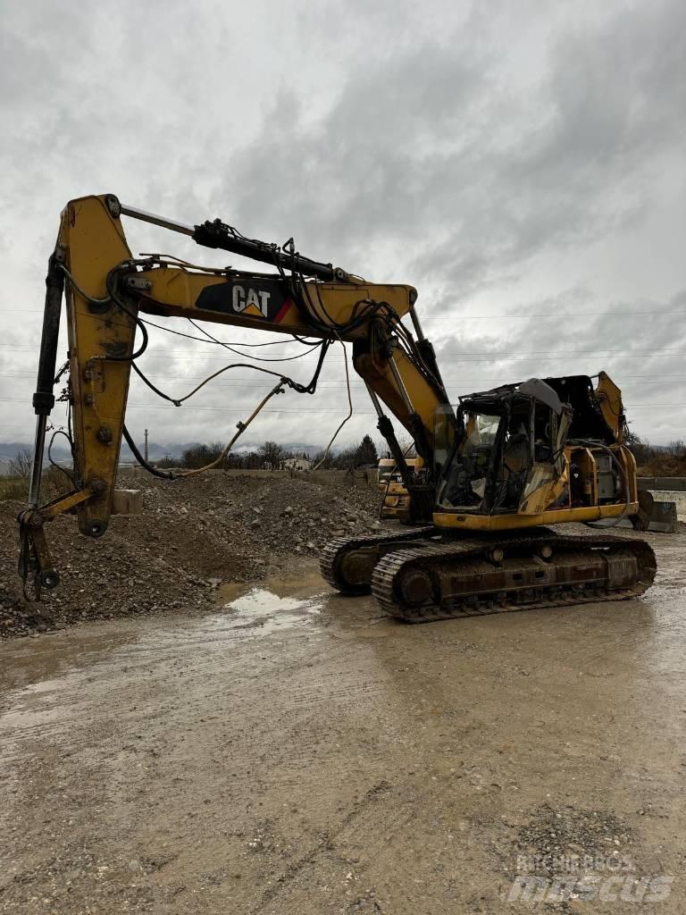 CAT 323 D Lánctalpas kotrók