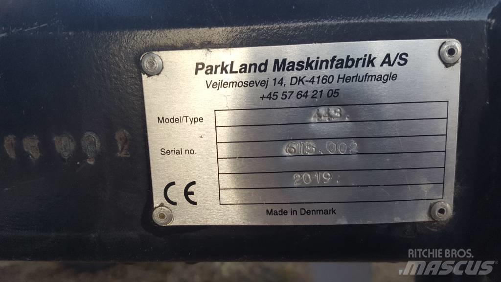 Parkland 443 Szögletes bálázók