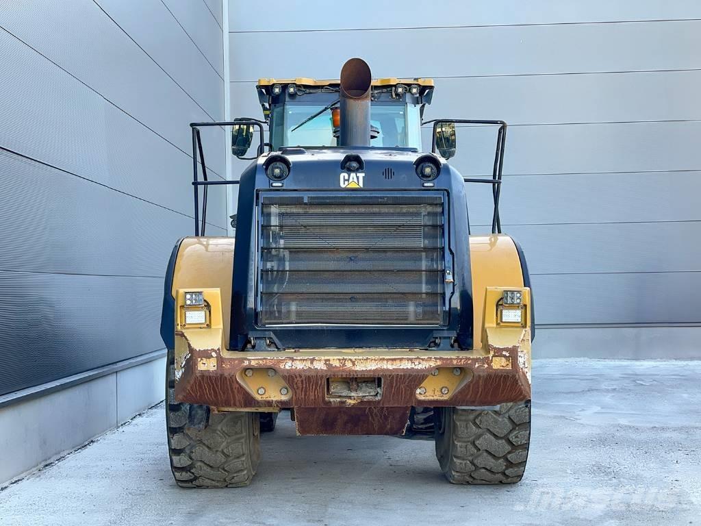 CAT 972M Gumikerekes homlokrakodók