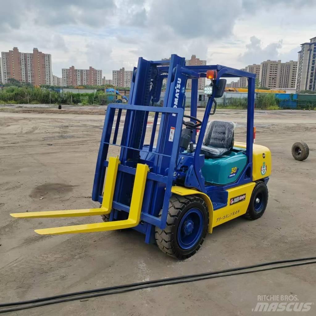 Komatsu FD 30 T-17 Dízel targoncák