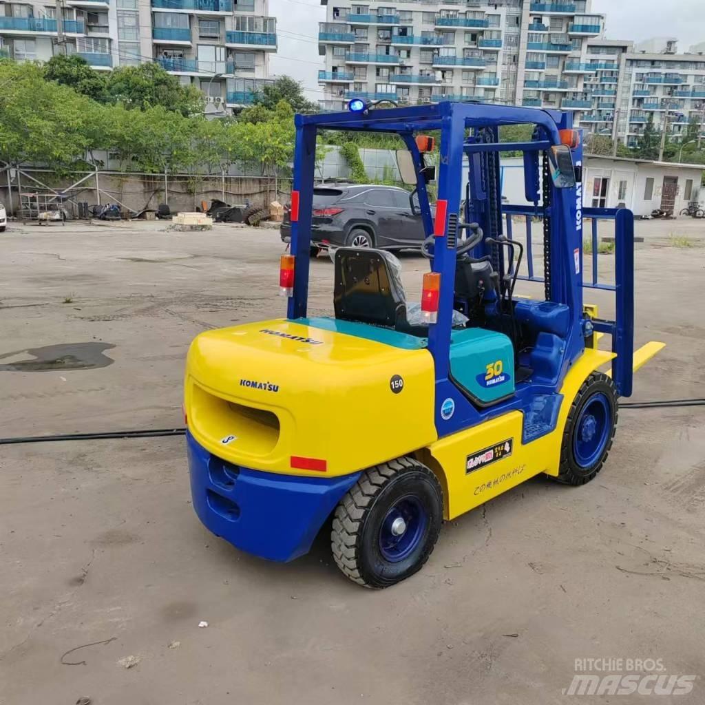 Komatsu FD 30 T-17 Dízel targoncák