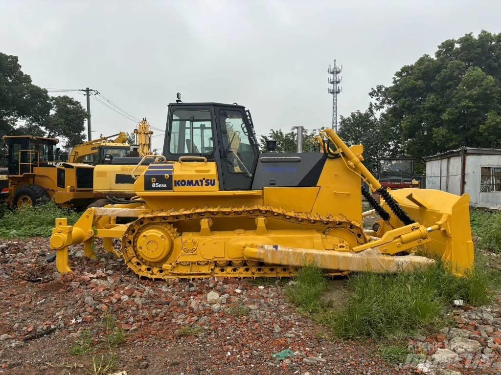 Komatsu D 85 E-12 lánctalpas dózerek