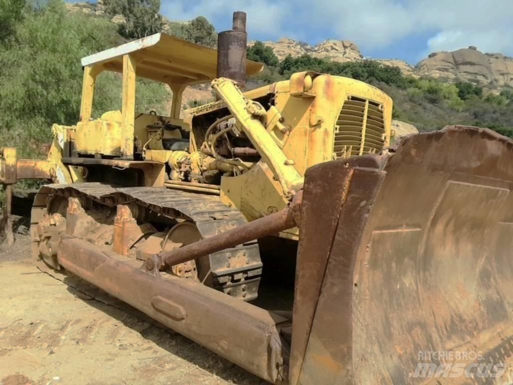 CAT D 9 G lánctalpas dózerek