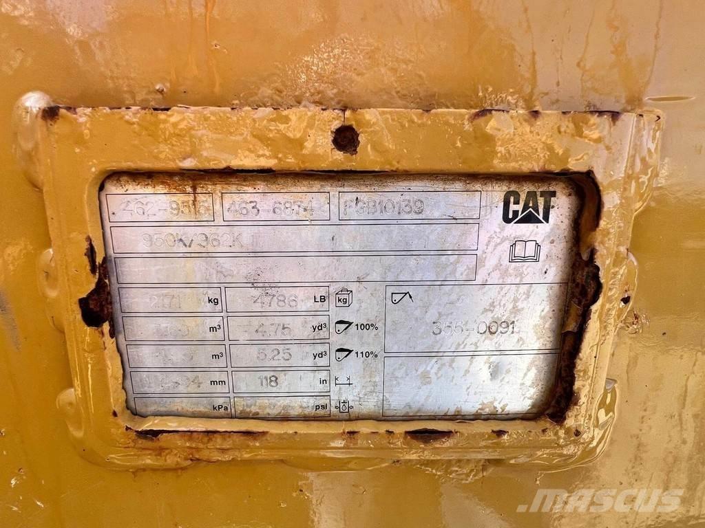 CAT 962M Gumikerekes homlokrakodók