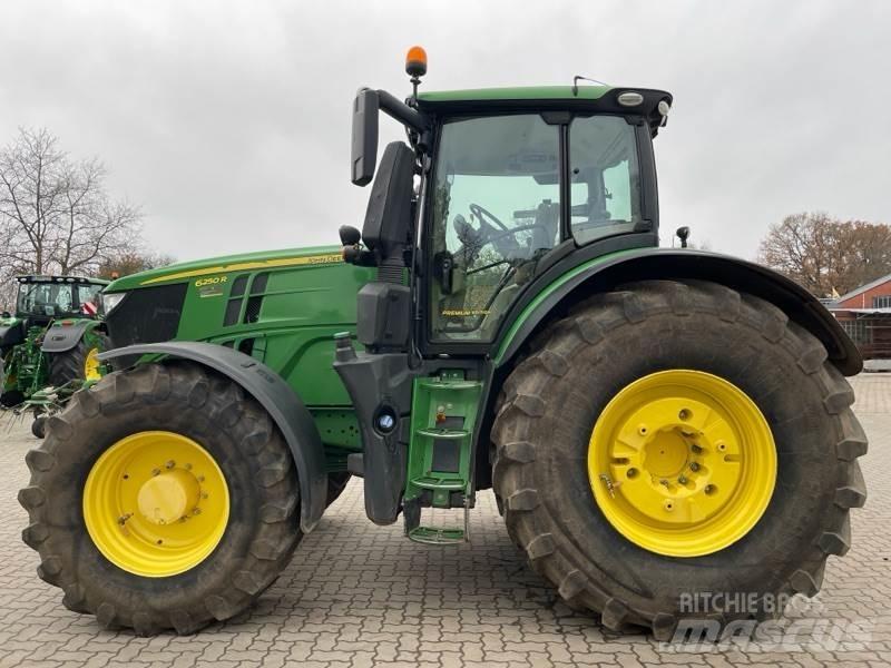 John Deere 6250R Traktorok