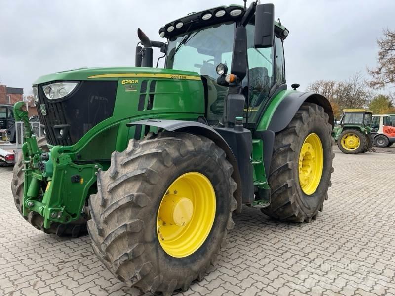 John Deere 6250R Traktorok