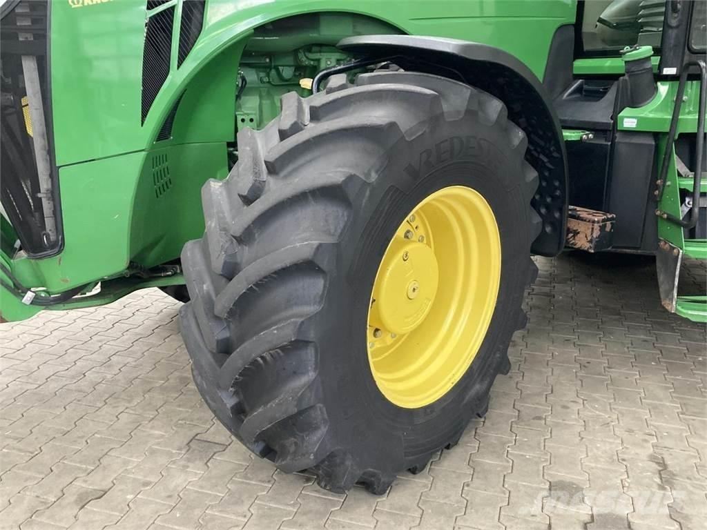 John Deere 8335R Traktorok