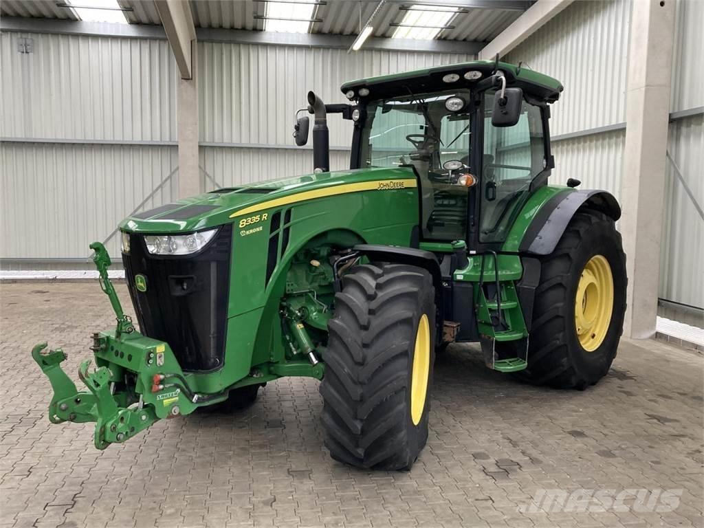 John Deere 8335R Traktorok