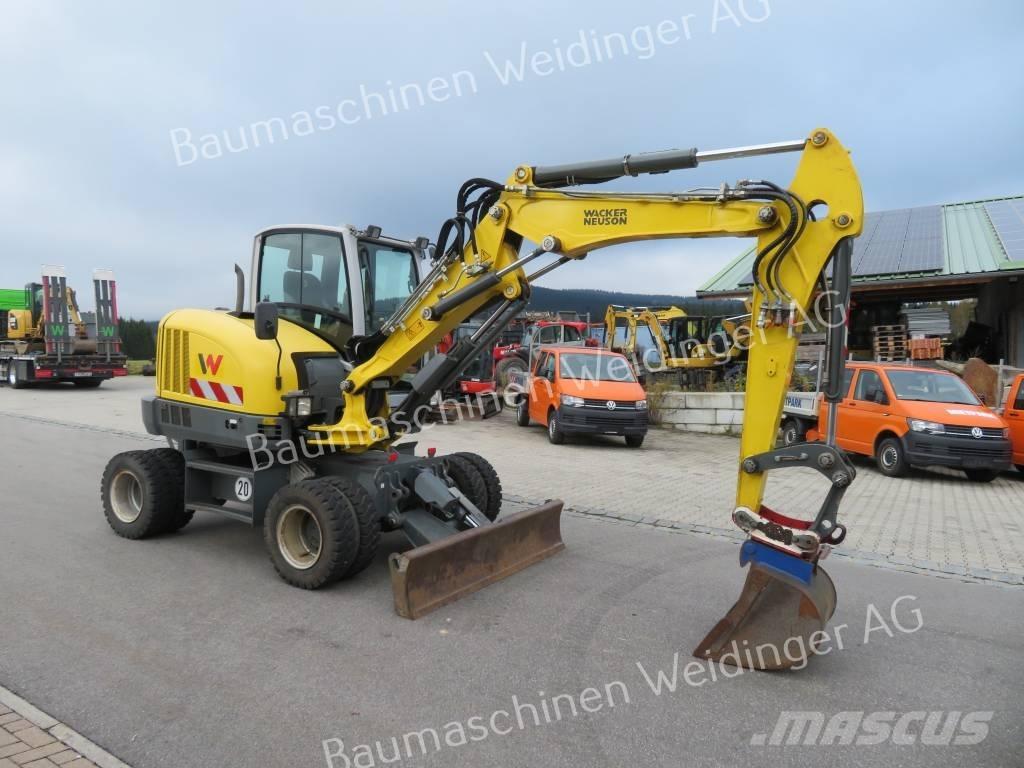 Neuson EW 65 Gumikerekes kotrók