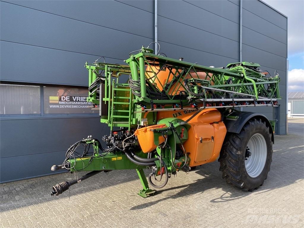 Amazone UX 5200 Vontatott trágyaszórók