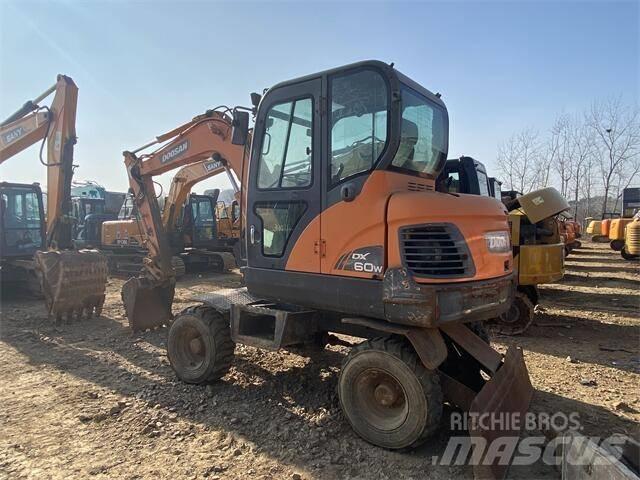 Doosan DX60W Mini kotrók < 7t