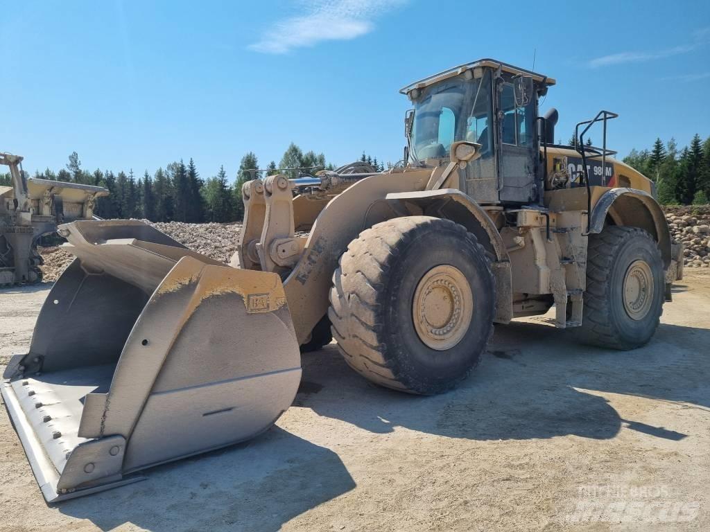 CAT 980M Gumikerekes homlokrakodók