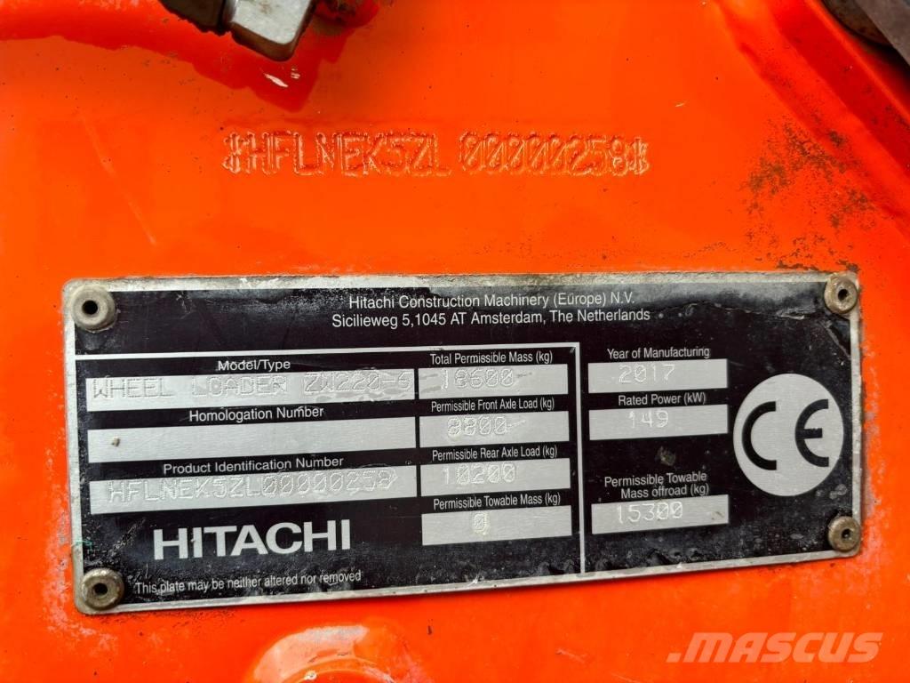 Hitachi ZW 220-6 Gumikerekes homlokrakodók