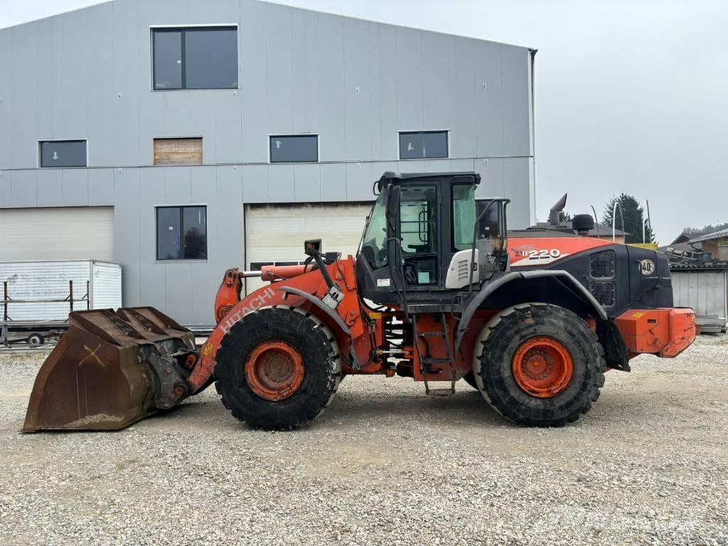 Hitachi ZW 220-6 Gumikerekes homlokrakodók
