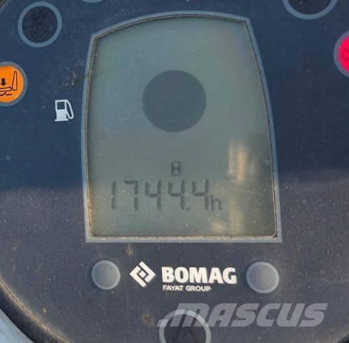 Bomag BW 120 Ikerdobos hengerek