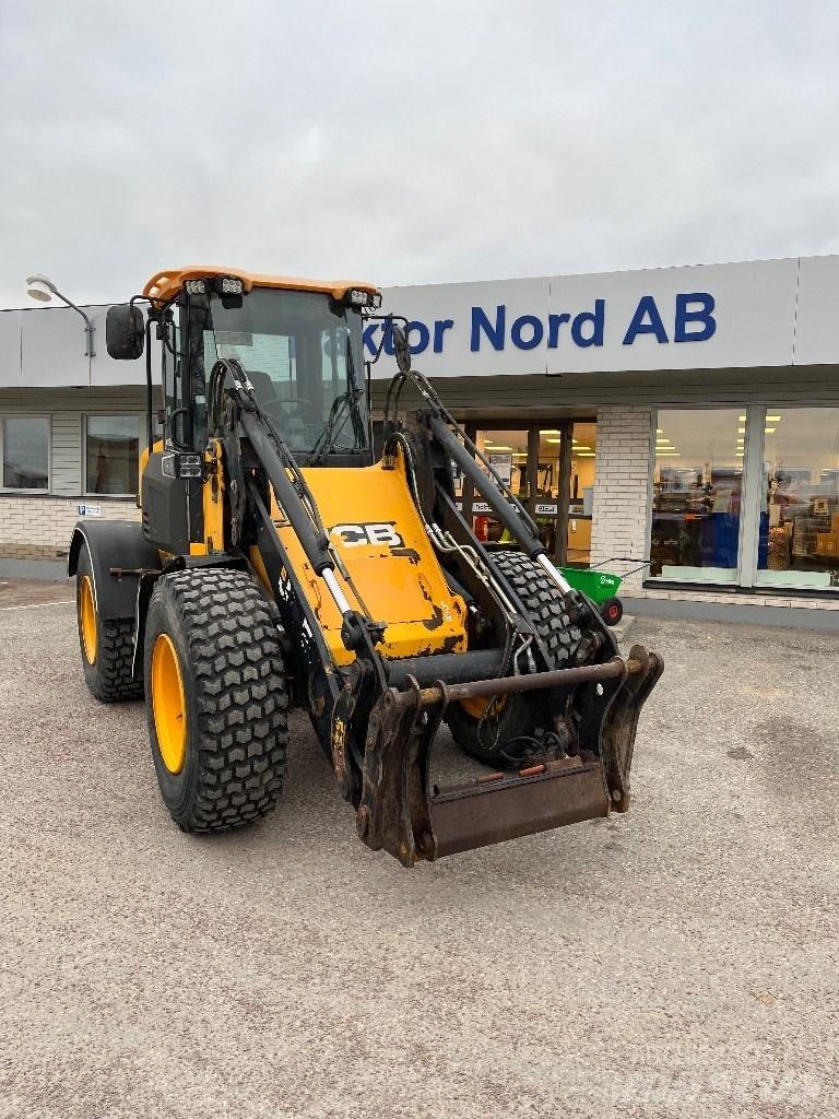 JCB 412 S, 50km/h Gumikerekes homlokrakodók