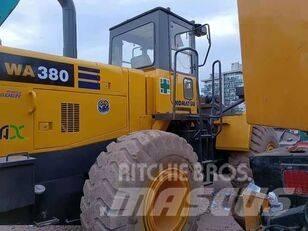 Komatsu WA 380 Gumikerekes homlokrakodók