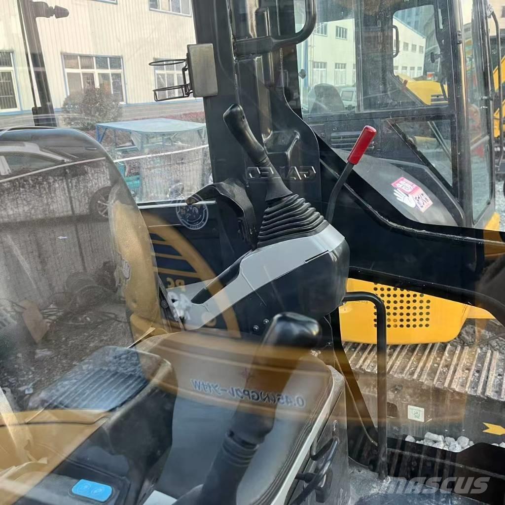 Komatsu PC 35 MR Mini kotrók < 7t