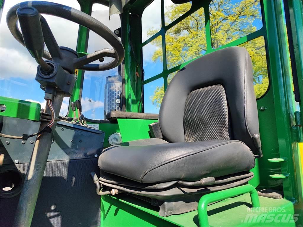 Combilift C4000 Tolóoszlopos négyutas targonca