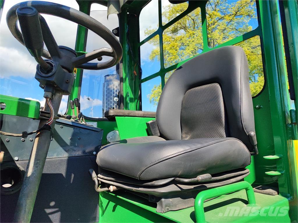 Combilift C4000 Tolóoszlopos négyutas targonca