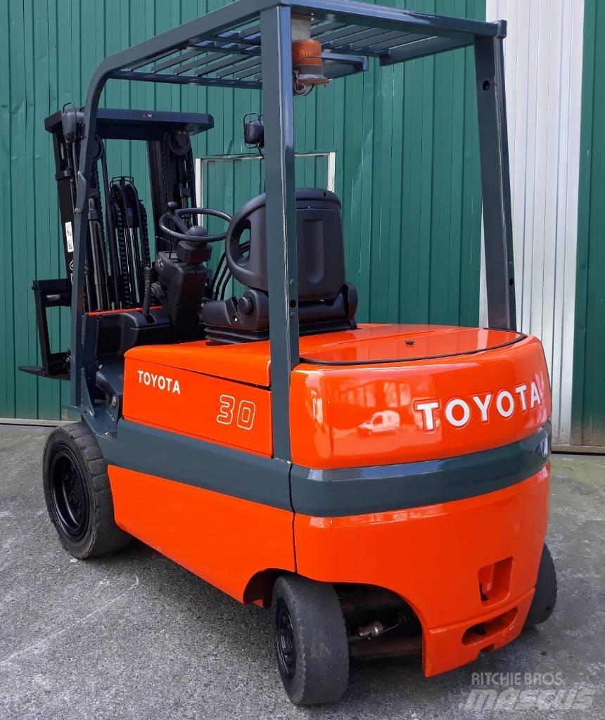 Toyota FBMF30 Elektromos targoncák