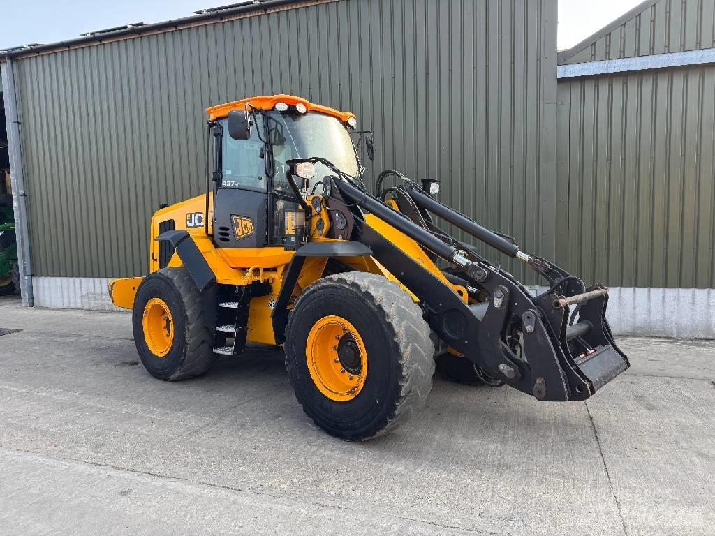 JCB 437 HT Agri Univerzális rakodók