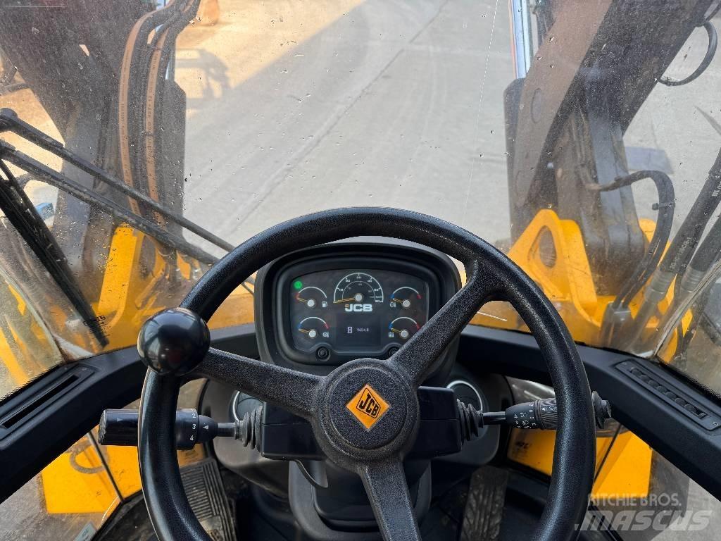 JCB 437 HT Agri Univerzális rakodók