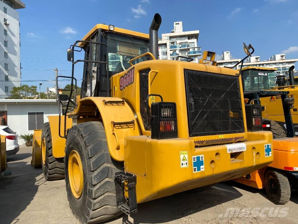 CAT 966 H Gumikerekes homlokrakodók