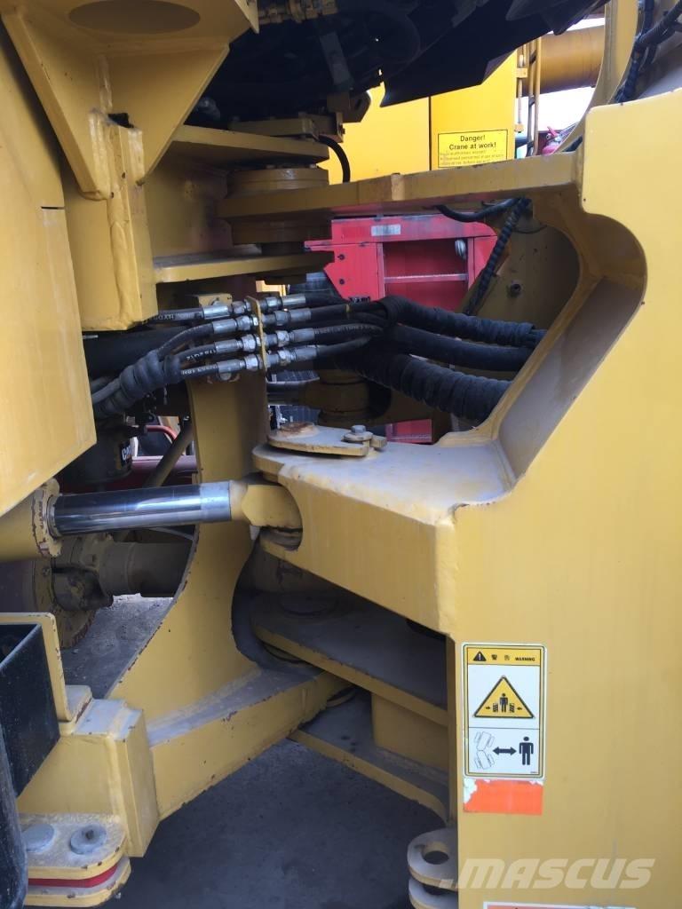 CAT 966 H Gumikerekes homlokrakodók