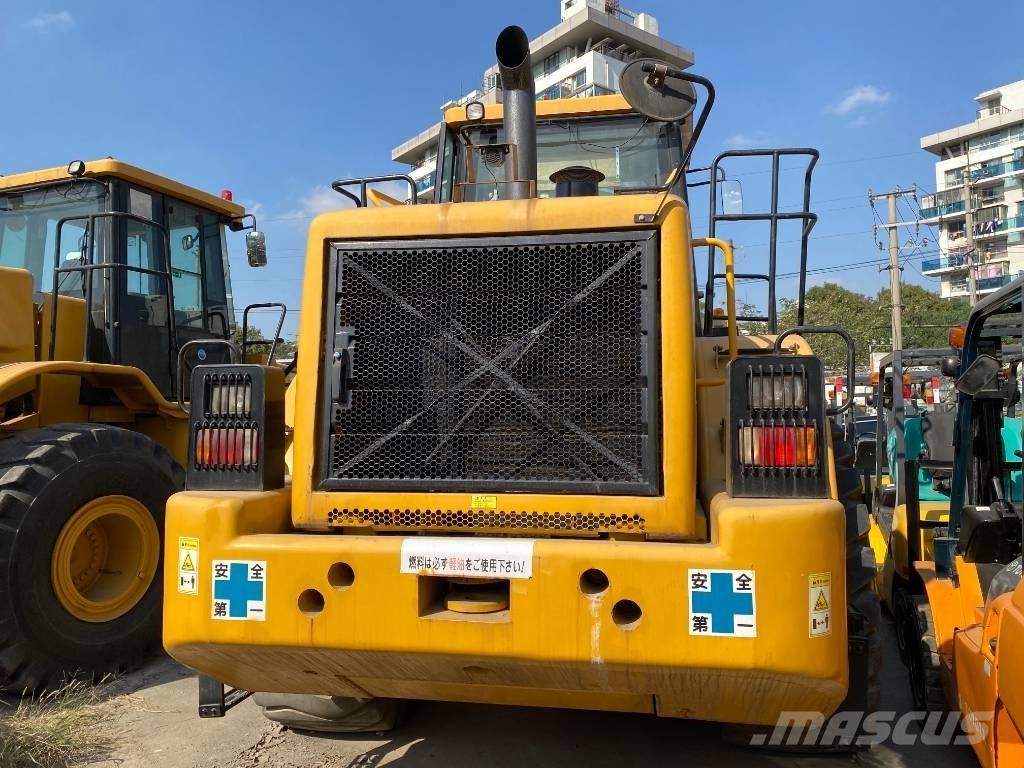 CAT 966 H Gumikerekes homlokrakodók