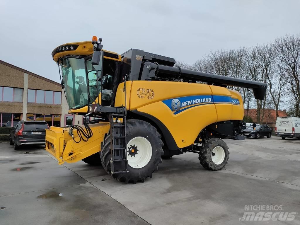 New Holland CH7.70 Kombájnok