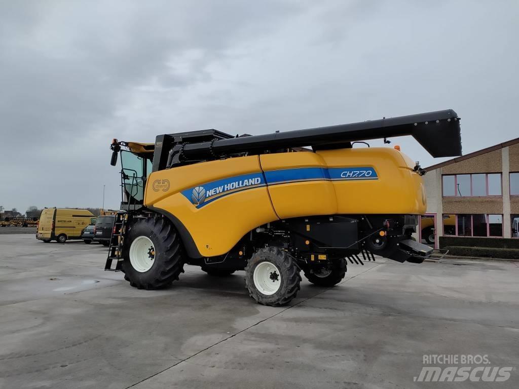 New Holland CH7.70 Kombájnok