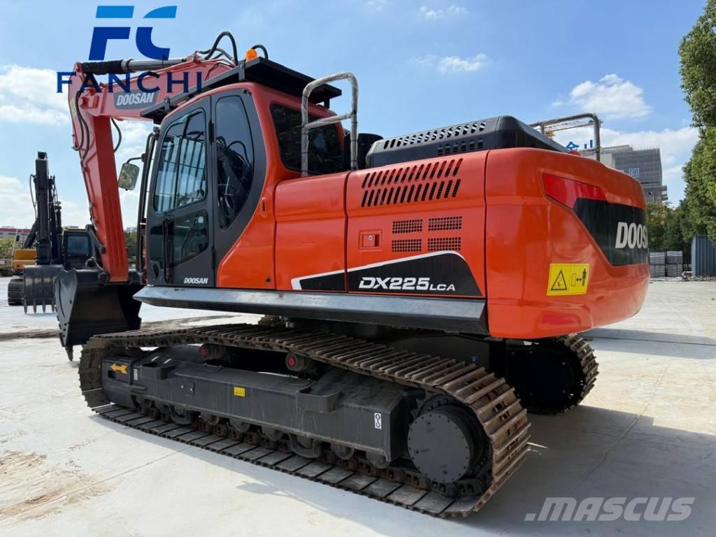 Doosan DX 225 Lánctalpas kotrók